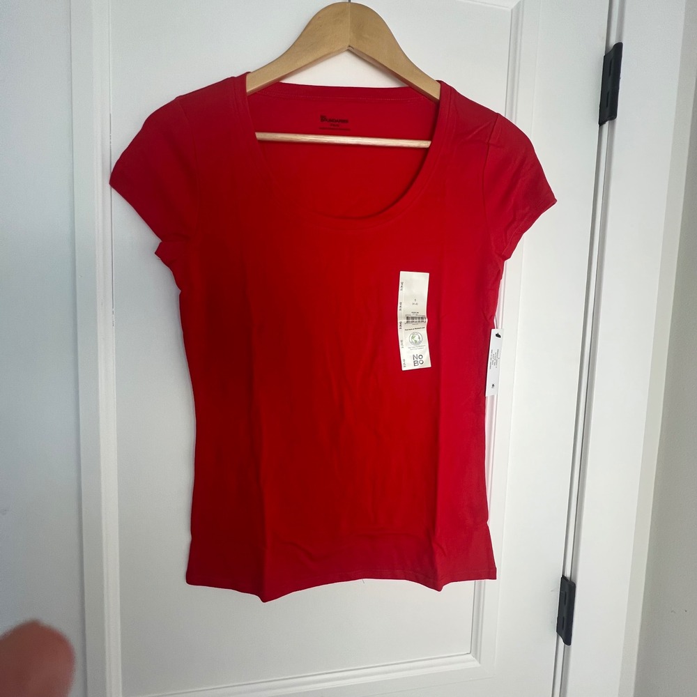 No Boundaries Red Scoop Neck Short Sleeve T-Shirt Womens Size‎ S (4-6) New